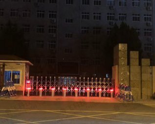 http://m.lnsf.net.cn/uploadfile/全自動升降柱廠家